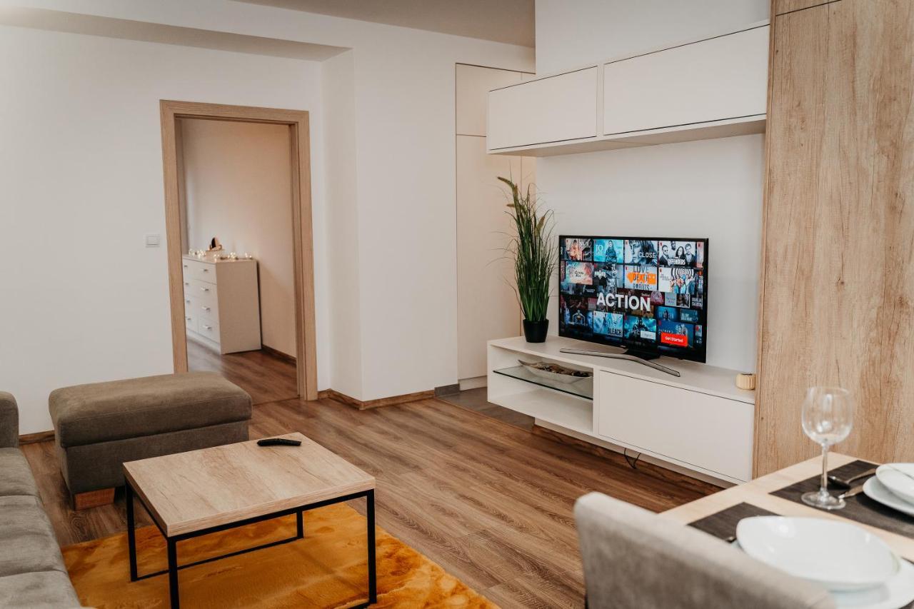 Old Town City Center Apartment 2 - Private Parking Included Košice Extérieur photo
