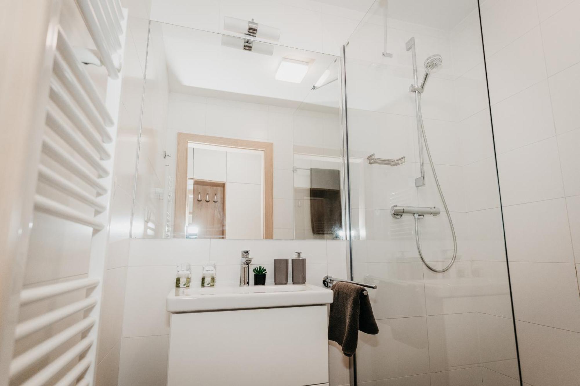 Old Town City Center Apartment 2 - Private Parking Included Košice Extérieur photo